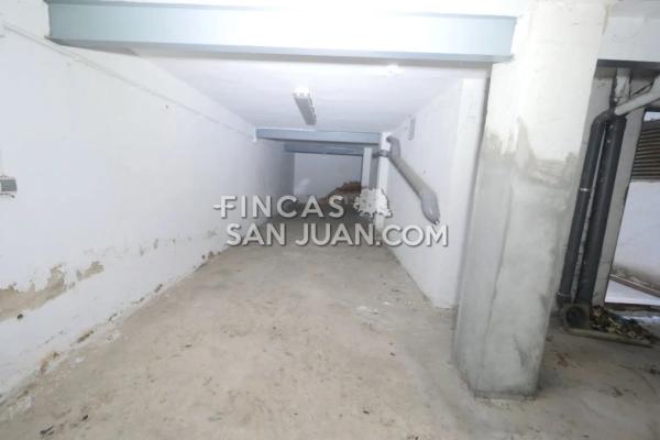 Local en calle Pintor Cabrera, 3