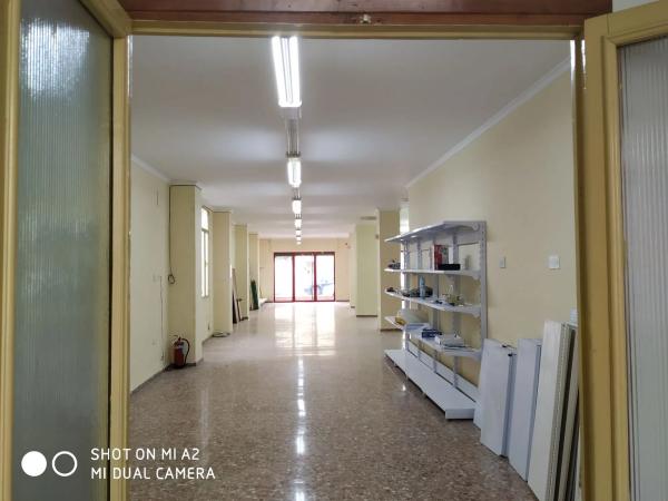 Local en avenida de la Constitució, 54