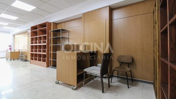 Local en avenida de Juan Carlos I, 55