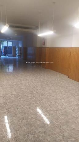 Local en calle Pintor Cabrera