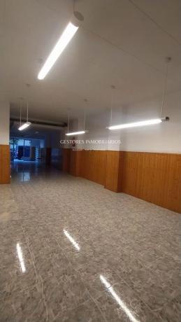 Local en calle Pintor Cabrera