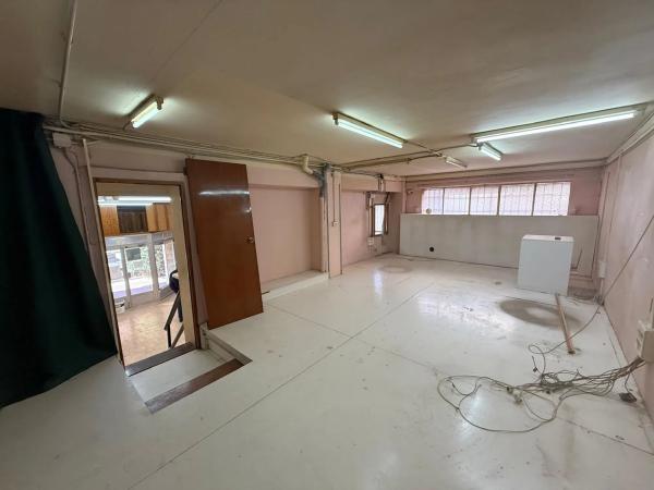 Local en calle el Camí, 71