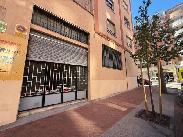 Local en calle el Camí, 71