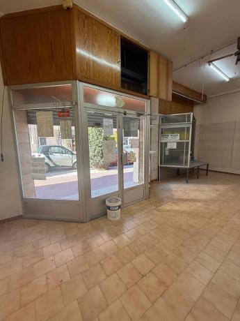 Local en calle el Camí, 71