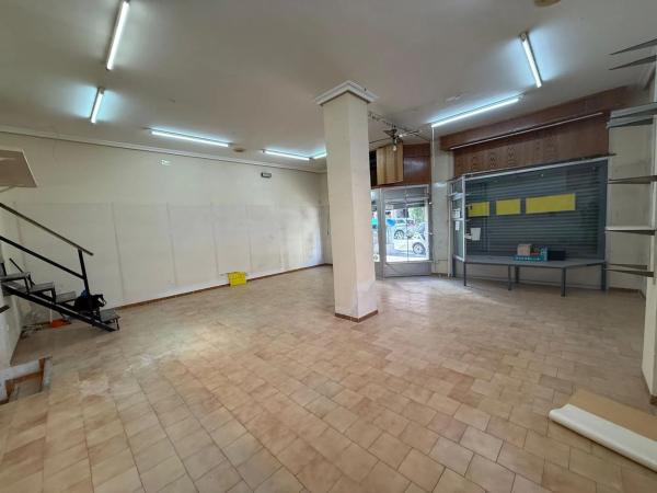 Local en calle el Camí, 71