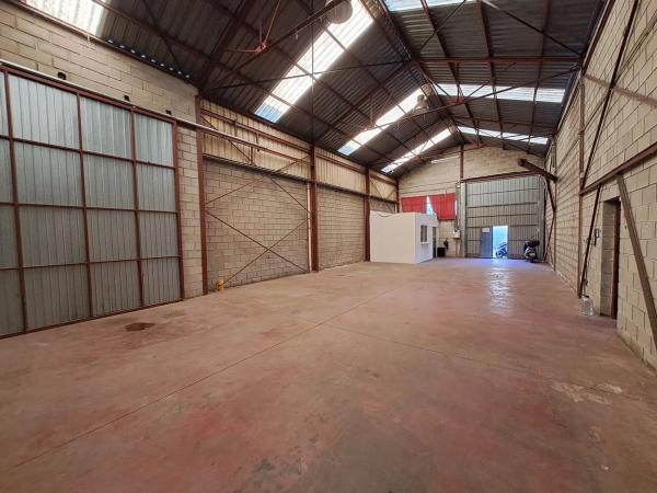 Nave en Cotes Baixes B, 11