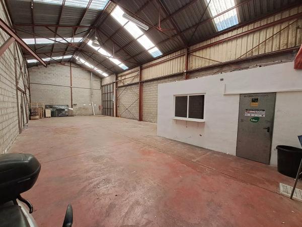 Nave en Cotes Baixes B, 11