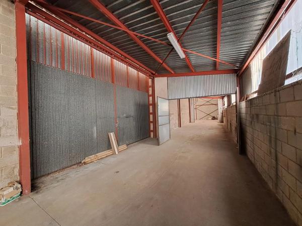 Nave en Cotes Baixes B, 11