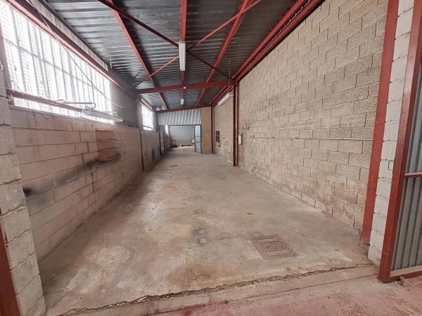 Nave en Cotes Baixes B, 11