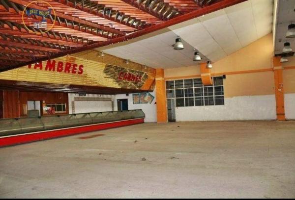 Local en plaza la Foia