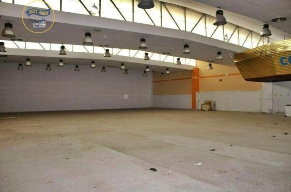 Local en plaza la Foia