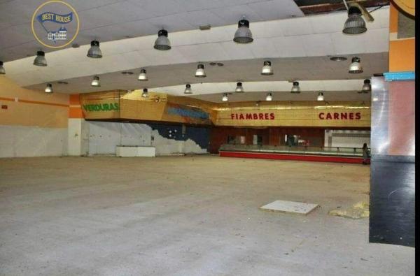 Local en plaza la Foia