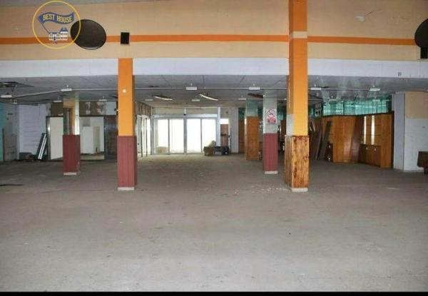 Local en plaza la Foia