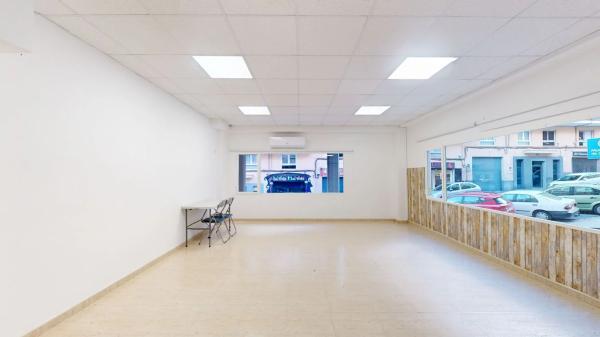 Local en plaza del Centenari