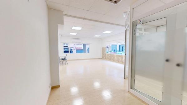 Local en plaza del Centenari