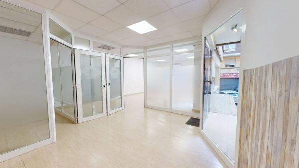 Local en plaza del Centenari