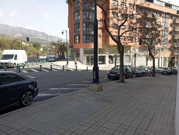 Local en avenida Tirant lo Blanc, 16