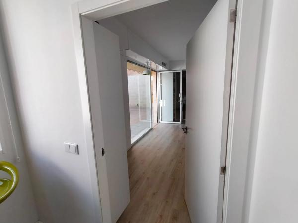 Local en plaza Nicolás Payá Jover