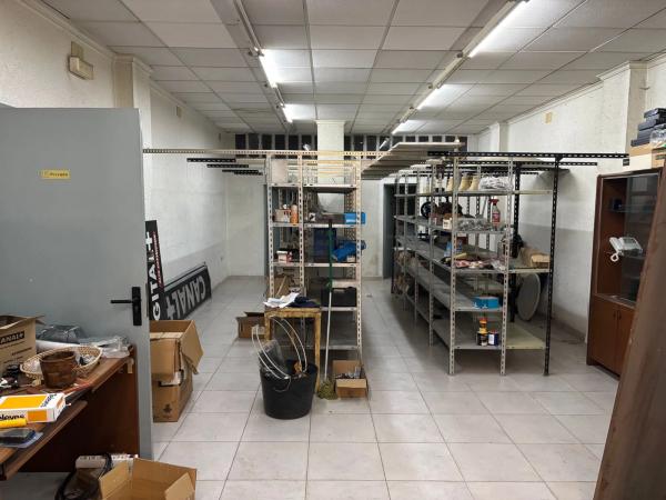 Local en calle entenza, 83