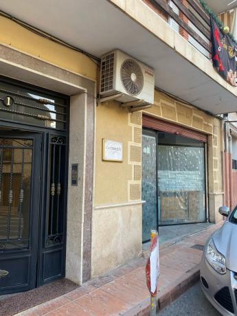 Local en calle València, 1