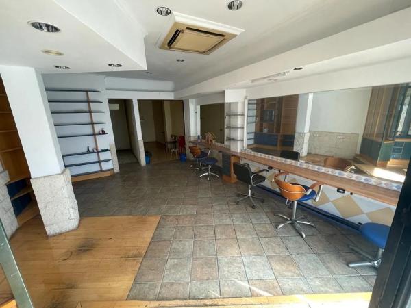 Local en calle València, 1