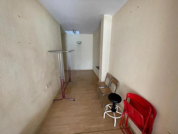 Local en calle València, 1