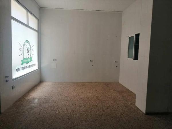 Local en avenida de Juan Carlos I, 27