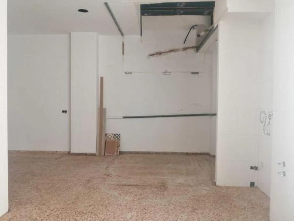 Local en avenida de Juan Carlos I, 27