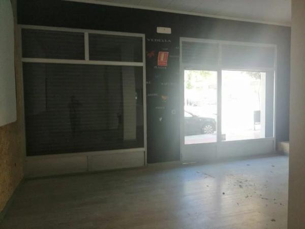 Local en avenida de Juan Carlos I, 27