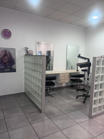 Local en calle Ibi, 43