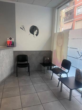 Local en calle Ibi, 43