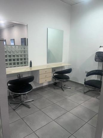 Local en calle Ibi, 43