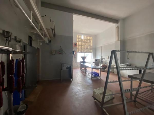 Local en carretera la Riba, 26