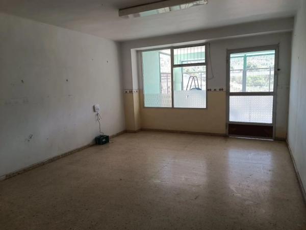 Local en calle Oliver