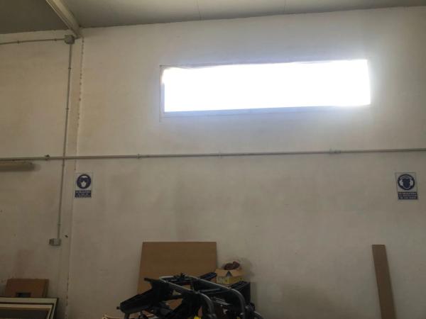 Nave en avenida Ibi, 52