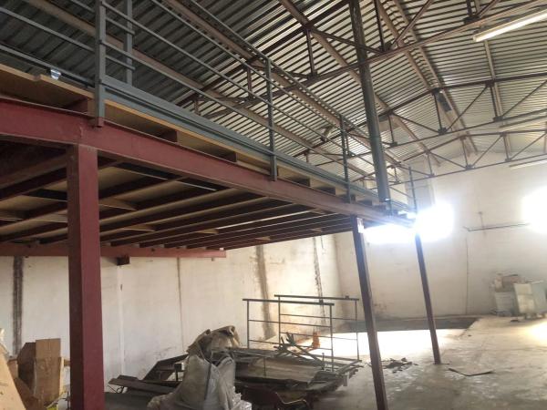 Nave en avenida Ibi, 52