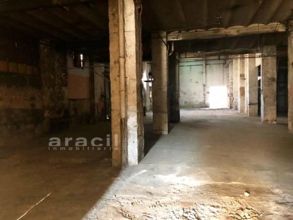 Nave en plaza Gonçal Cantó