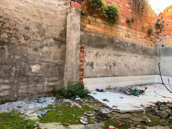 Local en calle Cronista Vicent Carbonell