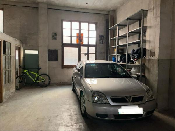 Local en calle Cronista Vicent Carbonell