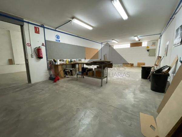 Local en camino de Serelles