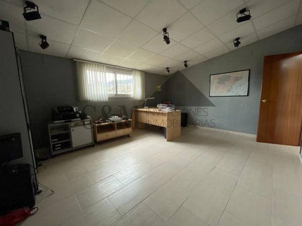 Local en camino de Serelles