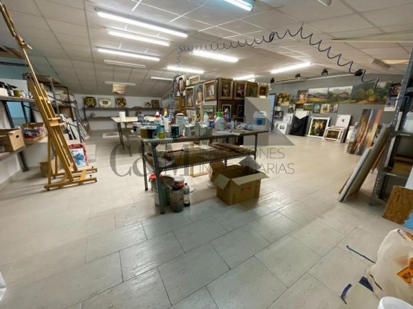 Local en camino de Serelles