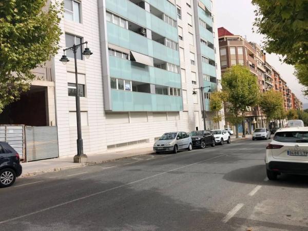 Local en calle Oliver, 71