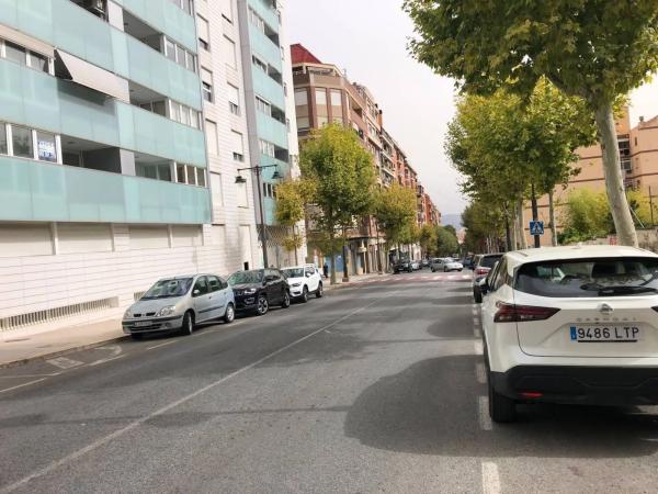 Local en calle Oliver, 71