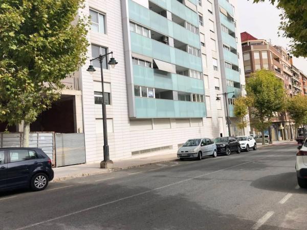 Local en calle Oliver, 71