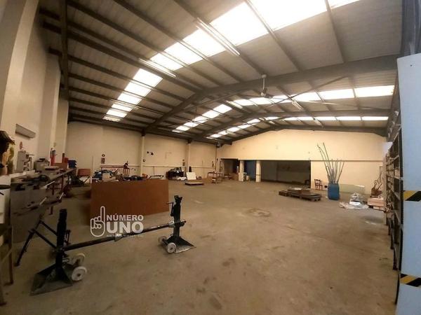 Nave en calle Balmes, 15