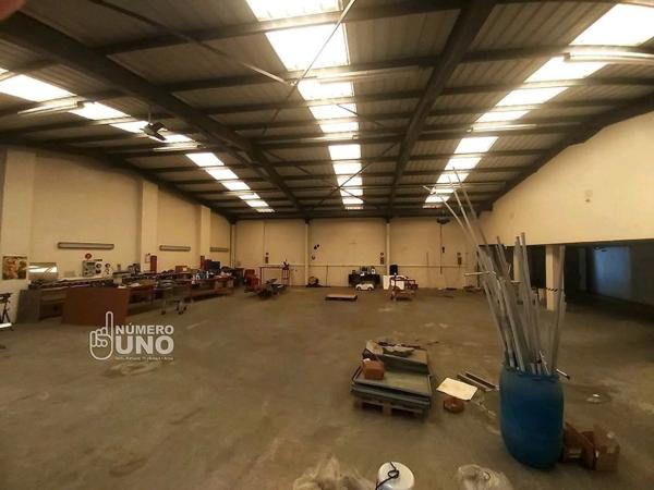 Nave en calle Balmes, 15