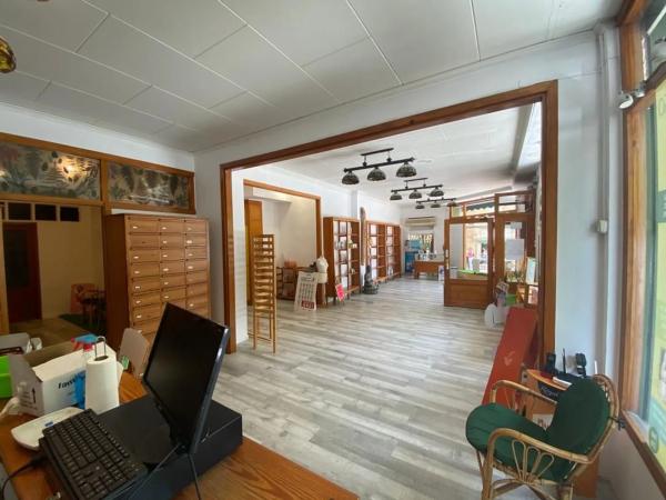 Local en calle Xixona, 28