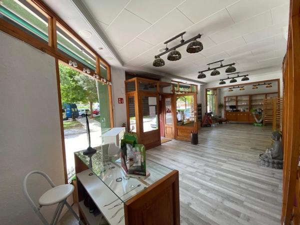 Local en calle Xixona, 28