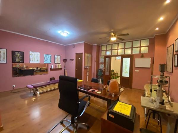 Local en calle Xixona, 28